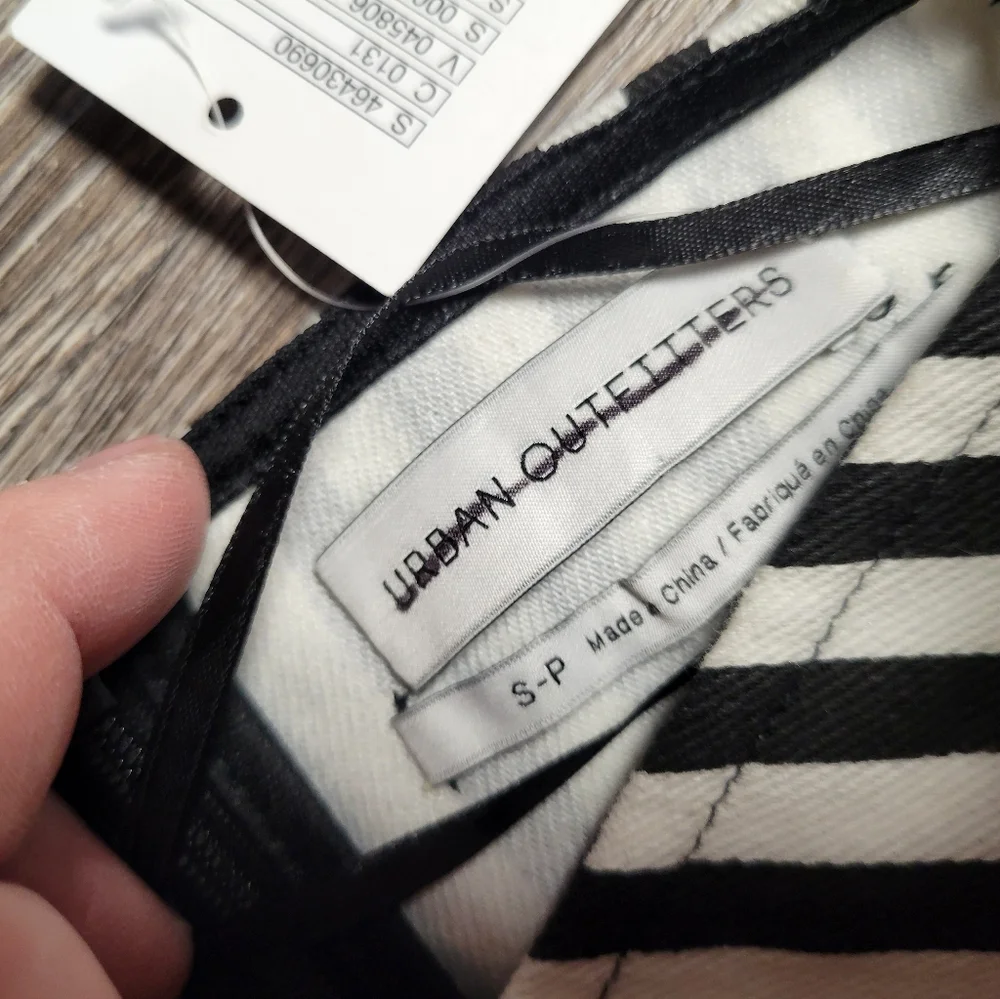 Urban Outfitters NWT Black & White Striped Spaghetti Strap Jumpsuit Size‎ Small